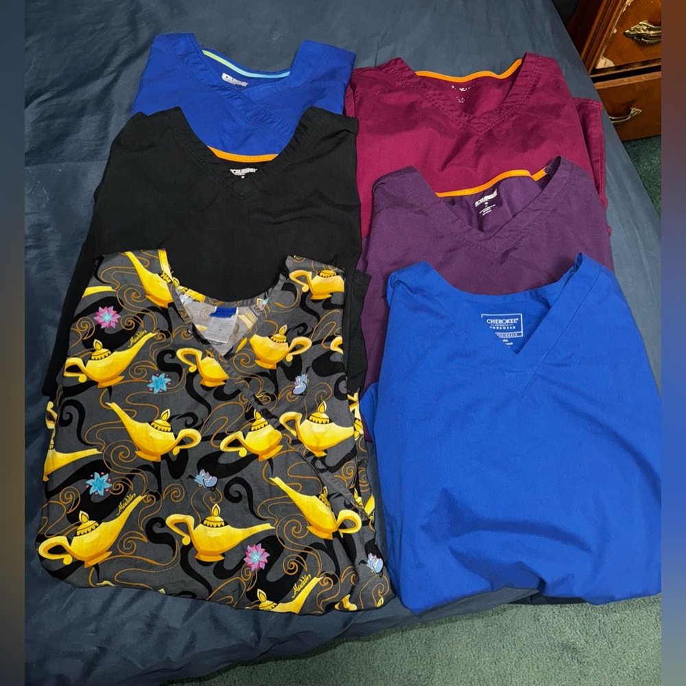 ‼️BUNDLE!!! 6 Size Medium Women’s Scrub Tops

Colorful Scrub Tops Collection